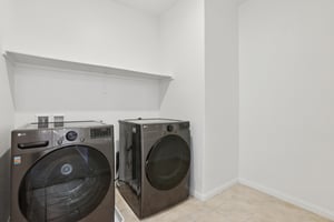 Abernathy Ct-S0403-033.jpg