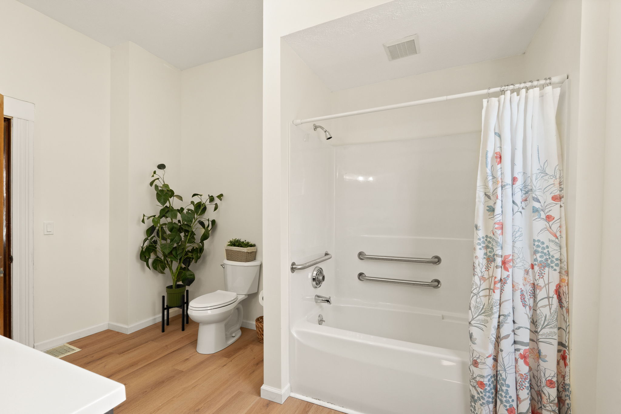  Photo 31