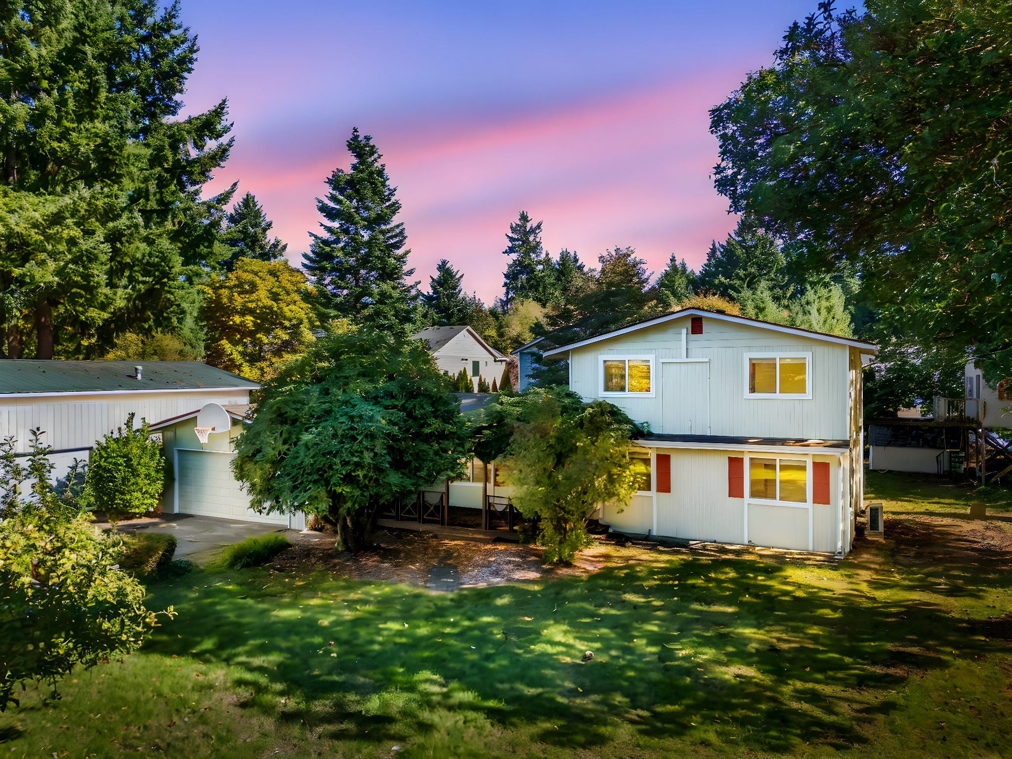 #913 - Paula Burrows - 1618 College St NE_©bpm2025_-8 day to dusk.jpeg