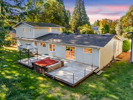 #913 - Paula Burrows - 1618 College St NE_©bpm2025_-5 day to dusk.jpeg