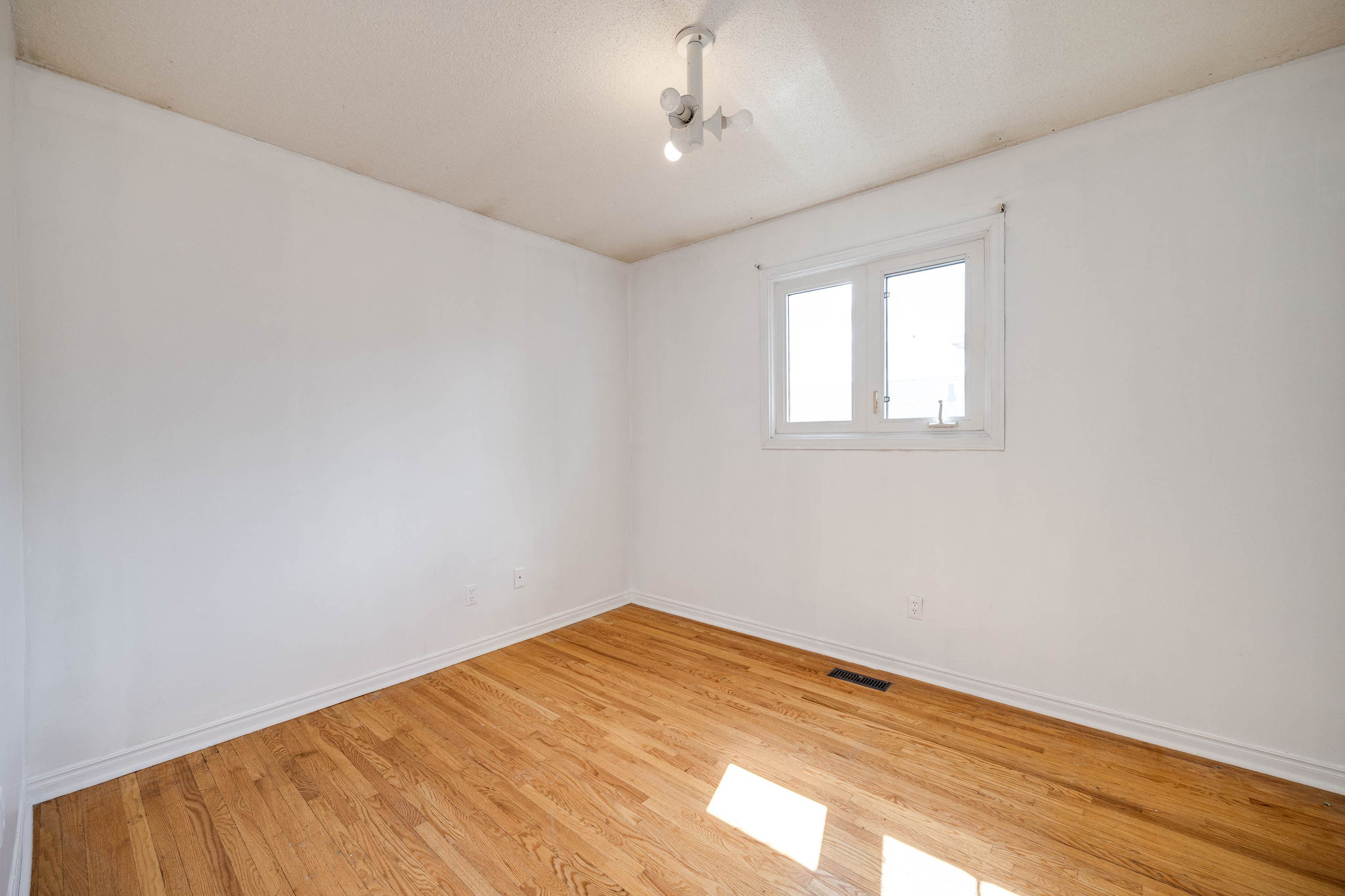 Mississauga property showcase — delivered property photograph 21