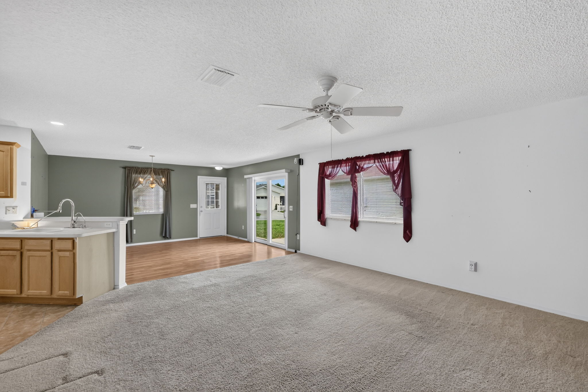Living/Dining Room