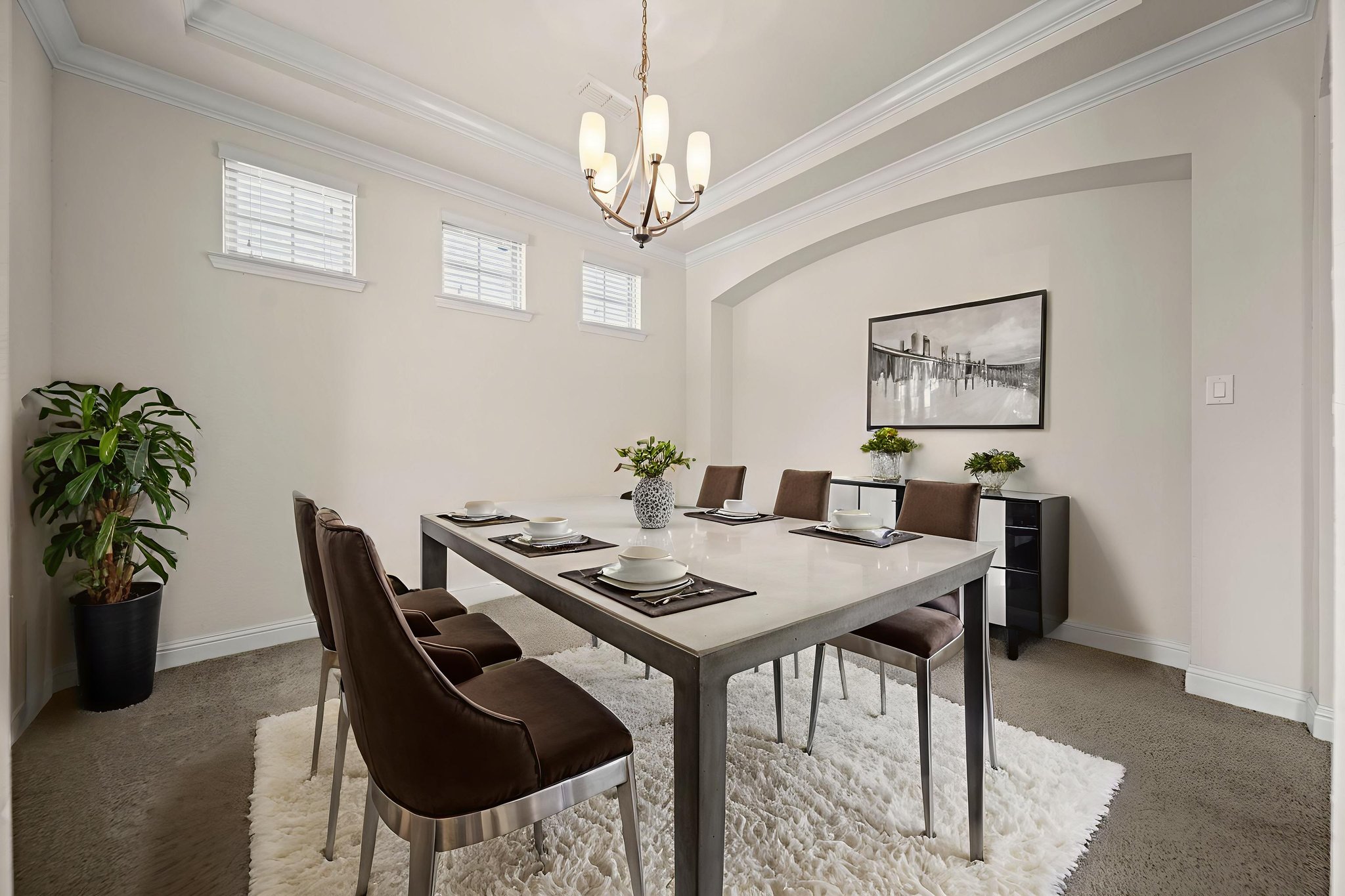 DSC00014 virtually staged.jpeg