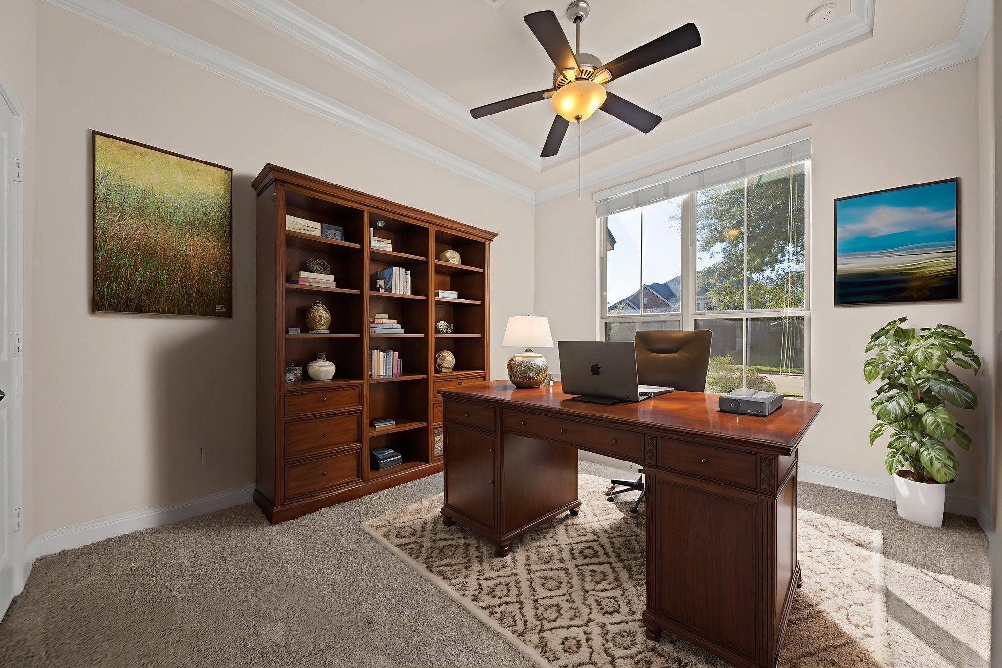 DSC00185 virtually staged.jpeg