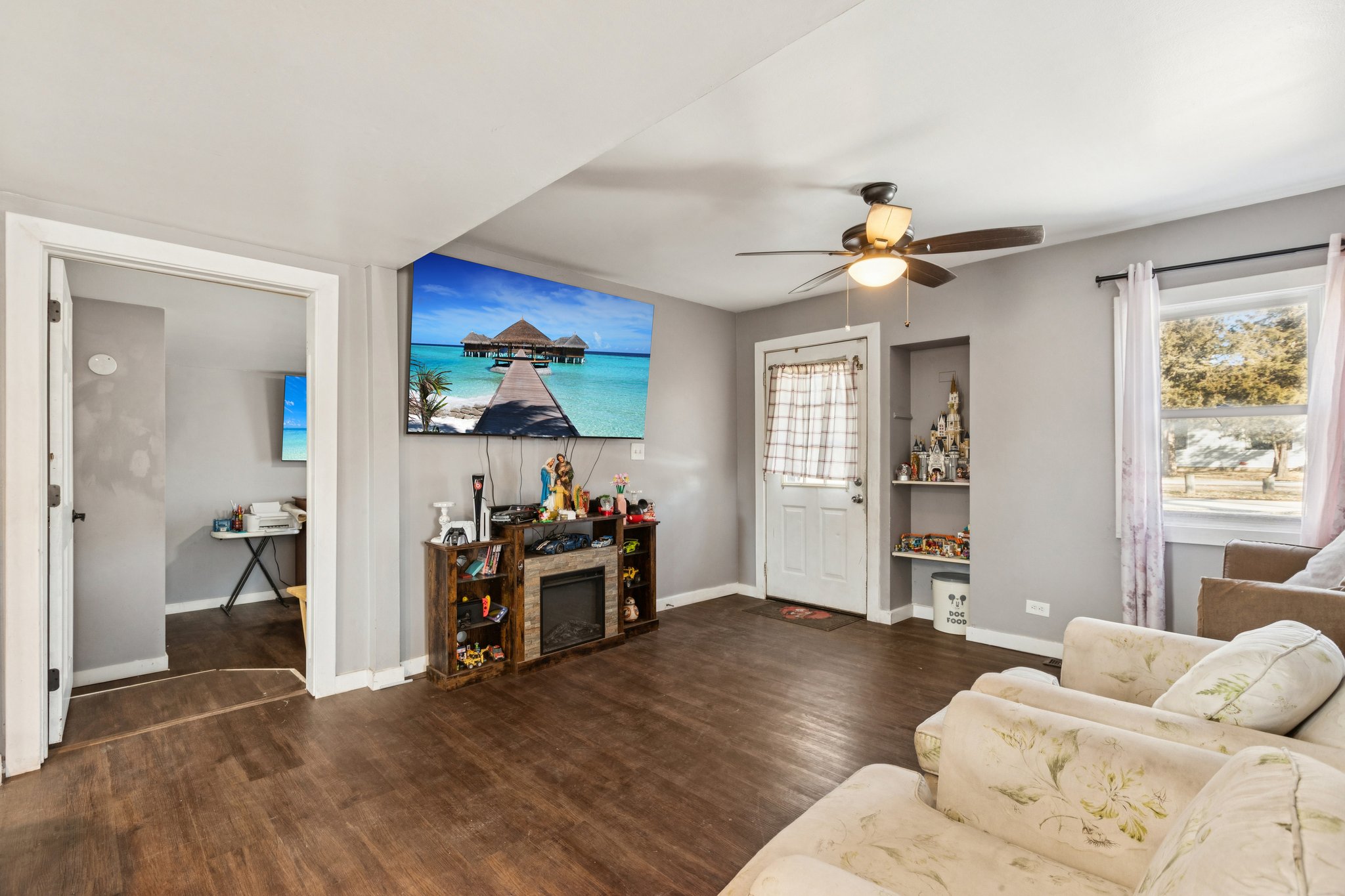 1618 Round Lake Dr-S1202-006.jpg