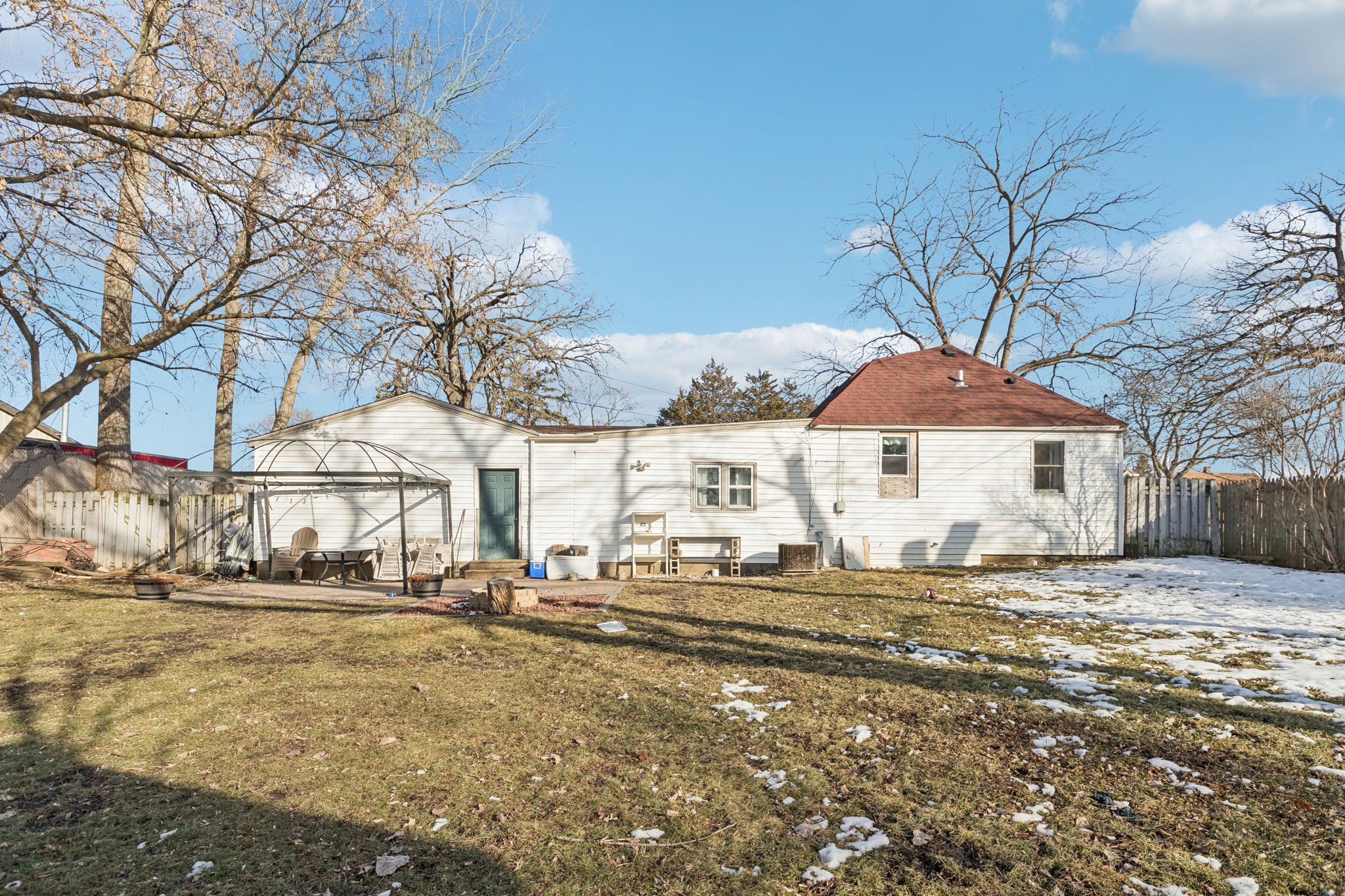 1618 Round Lake Dr-S1202-023.jpg