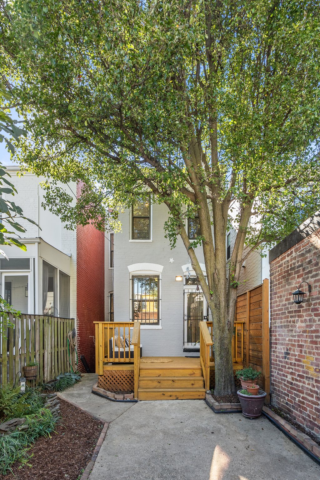 1619 Marion St NW, Washington, DC 20001, USA Photo 40