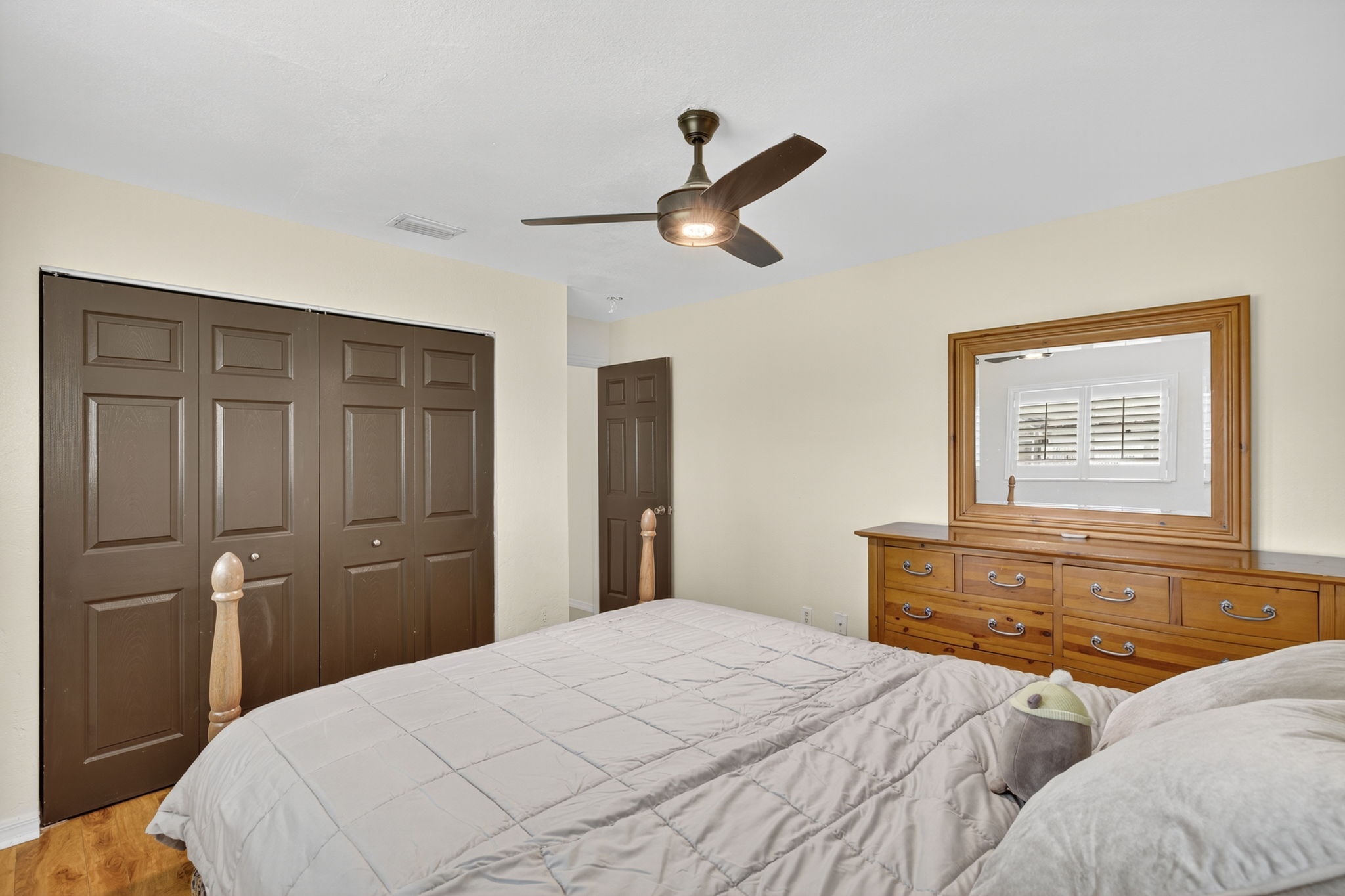 Guest Bedroom 1 - 2 of 2