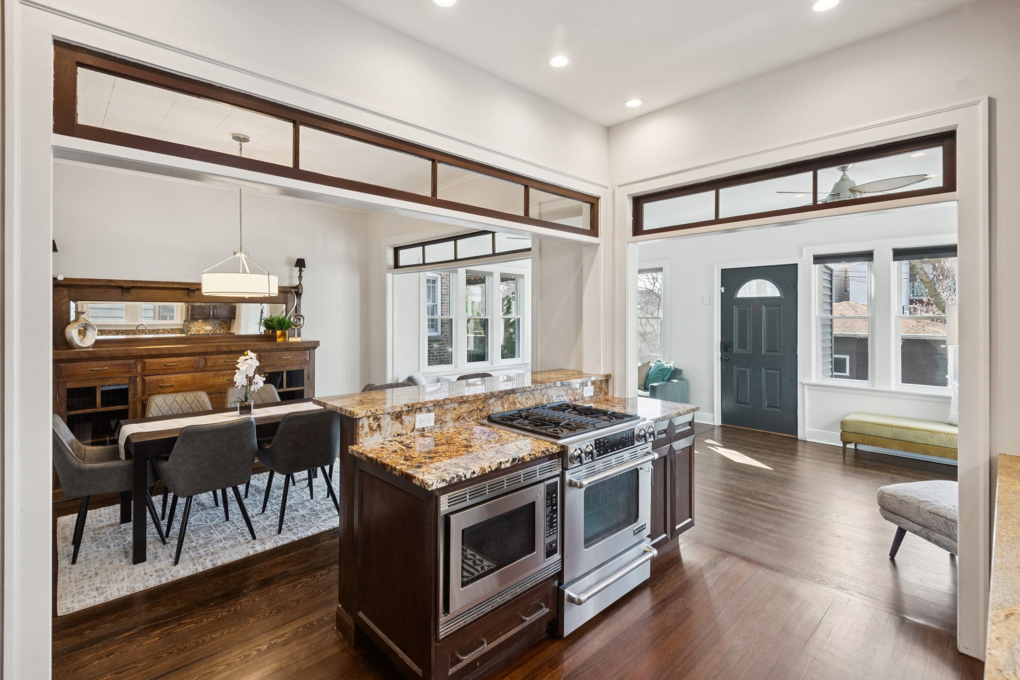 1619 W Bryn Mawr Ave_004.jpg