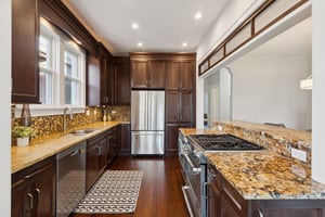 1619 W Bryn Mawr Ave_005.jpg