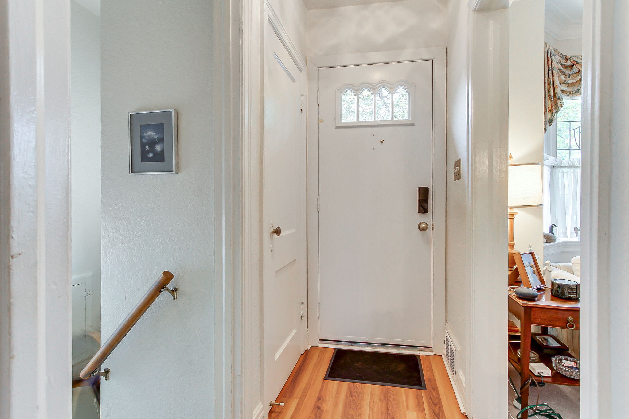  Photo 8
