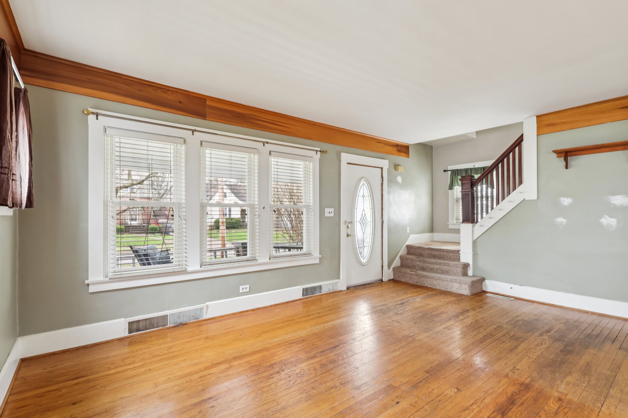 Erskine Ave-S2103-006.jpg