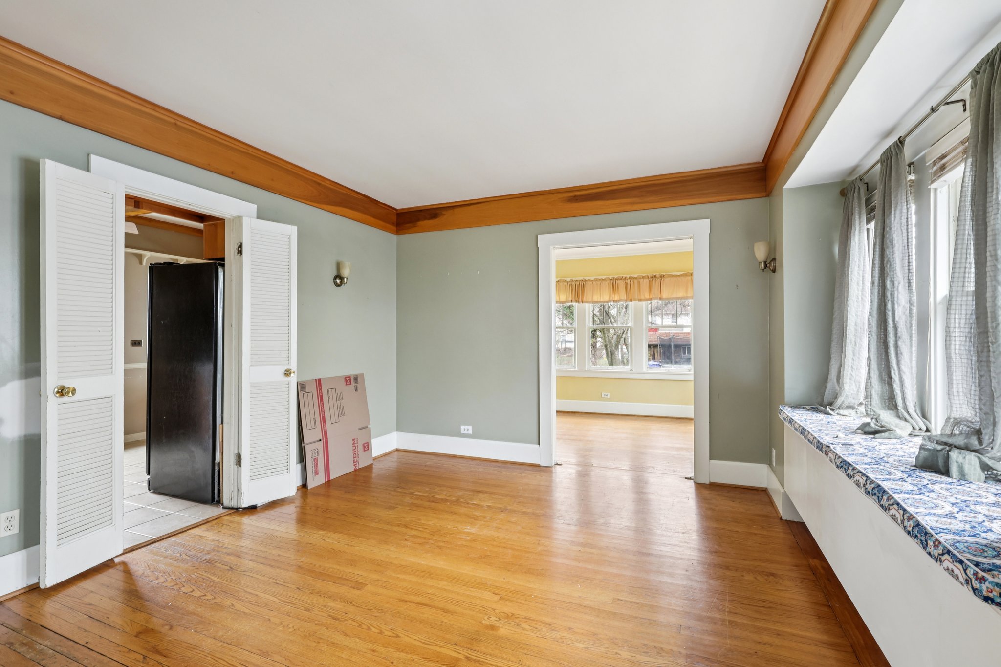 Erskine Ave-S2103-009.jpg