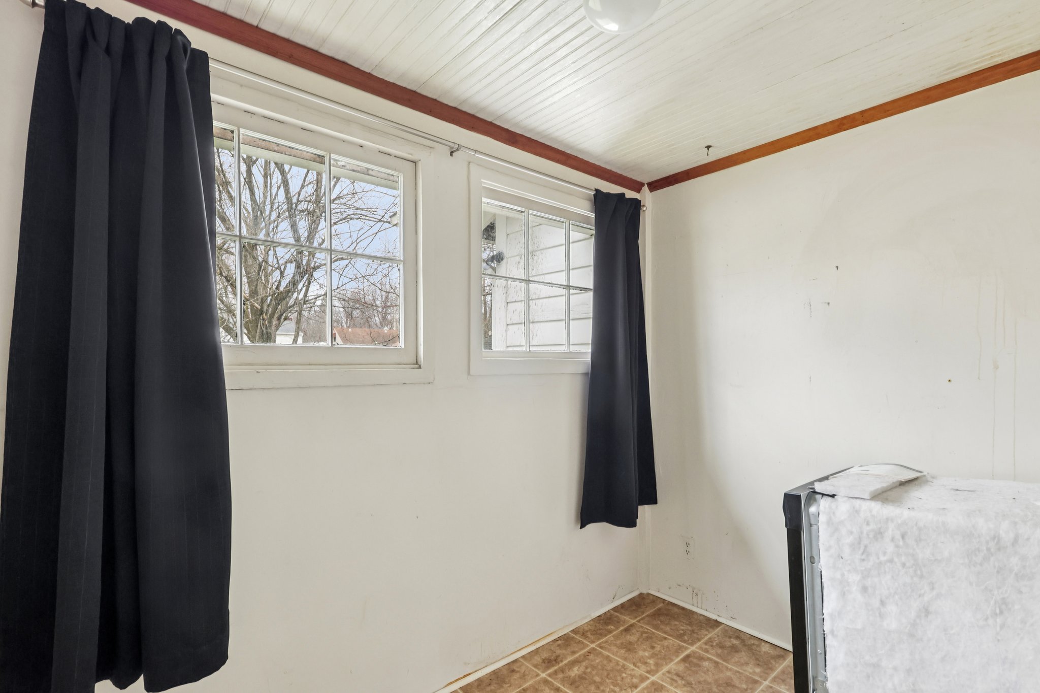 Erskine Ave-S2103-020.jpg