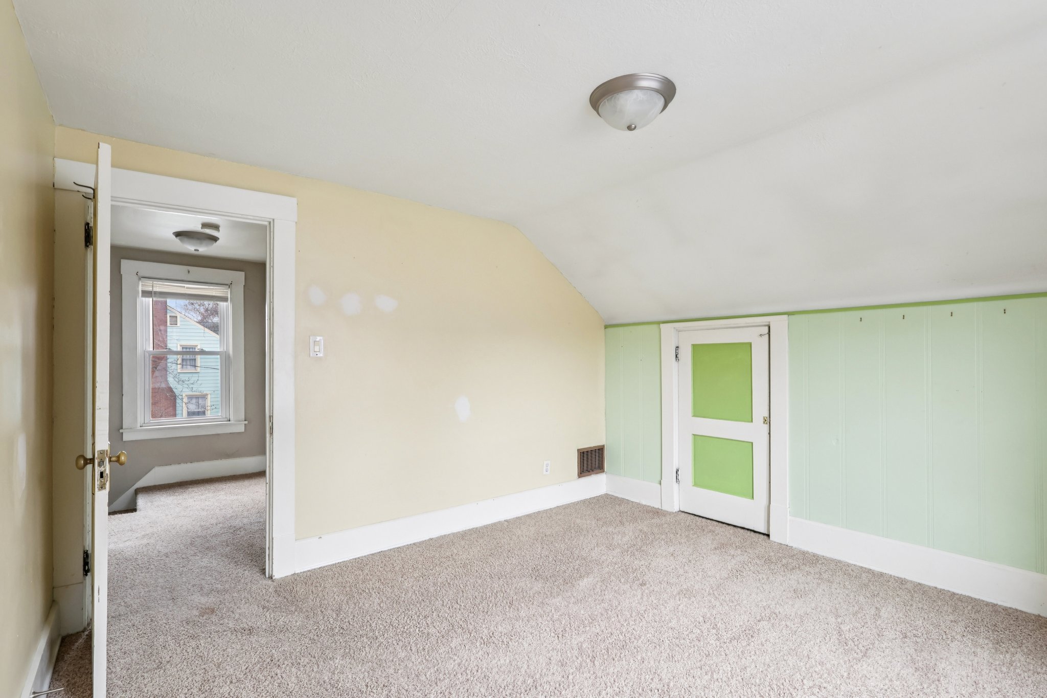 Erskine Ave-S2103-025.jpg