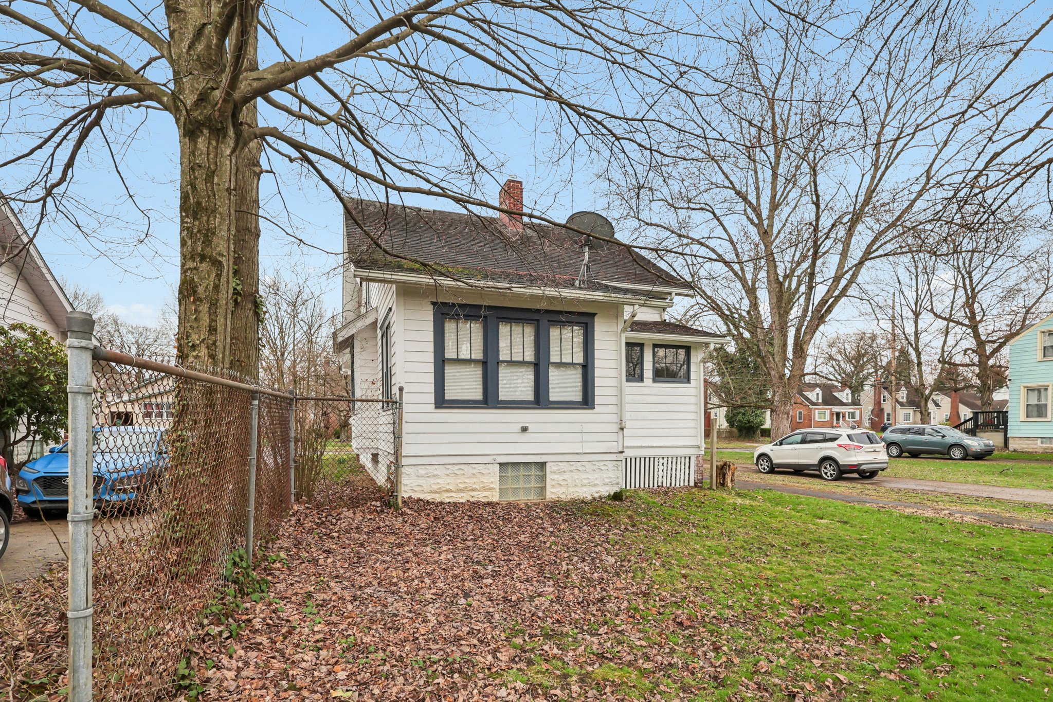 Erskine Ave-S2103-031.jpg