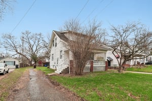 Erskine Ave-S2103-002.jpg