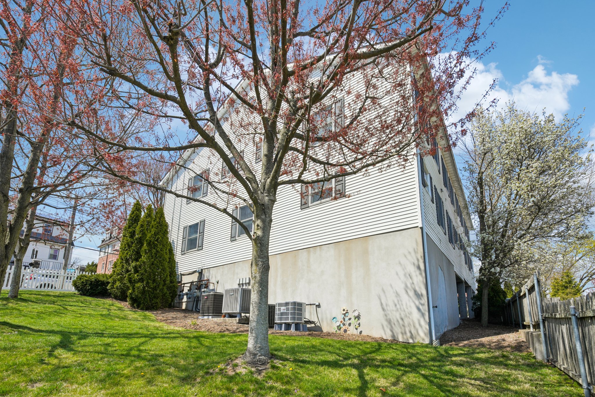 Harding Ave-S1304-033.jpg