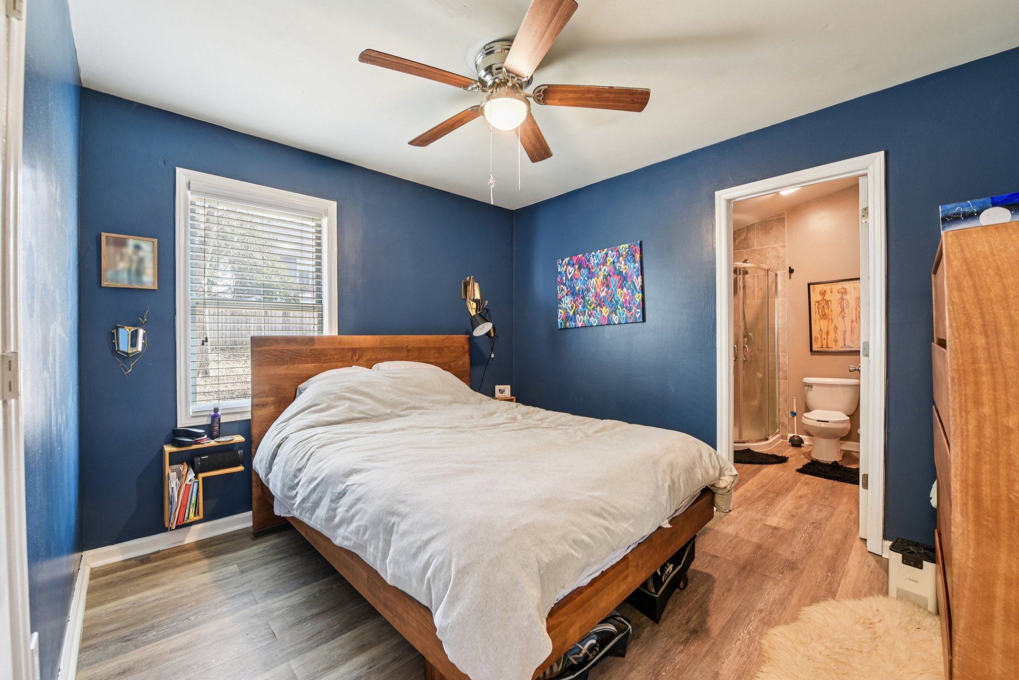 N Smallwood Pl-S2111-014.jpg