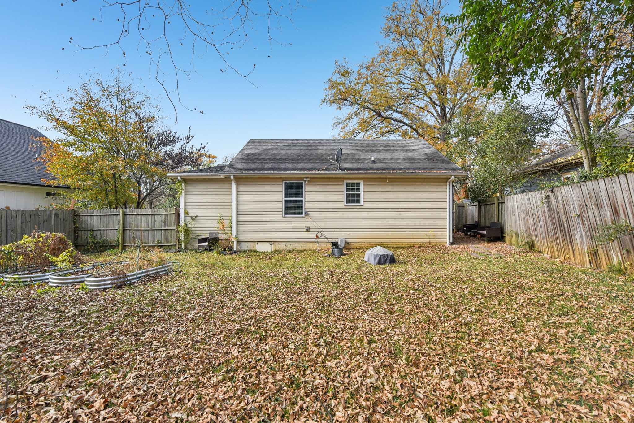 N Smallwood Pl-S2111-023.jpg