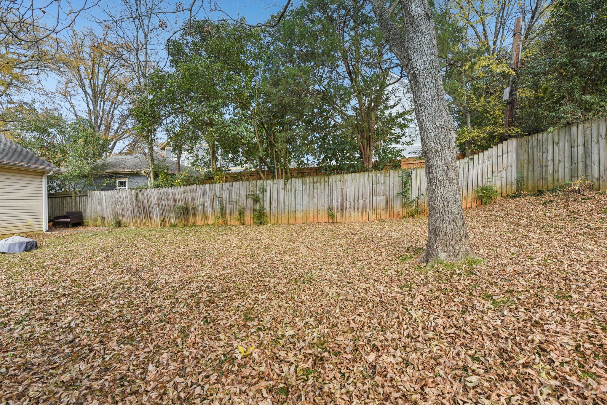 N Smallwood Pl-S2111-024.jpg