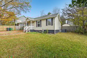 N Smallwood Pl-S2111-002.jpg