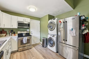 N Smallwood Pl-S2111-009.jpg