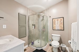 N Smallwood Pl-S2111-017.jpg