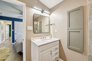 N Smallwood Pl-S2111-018.jpg