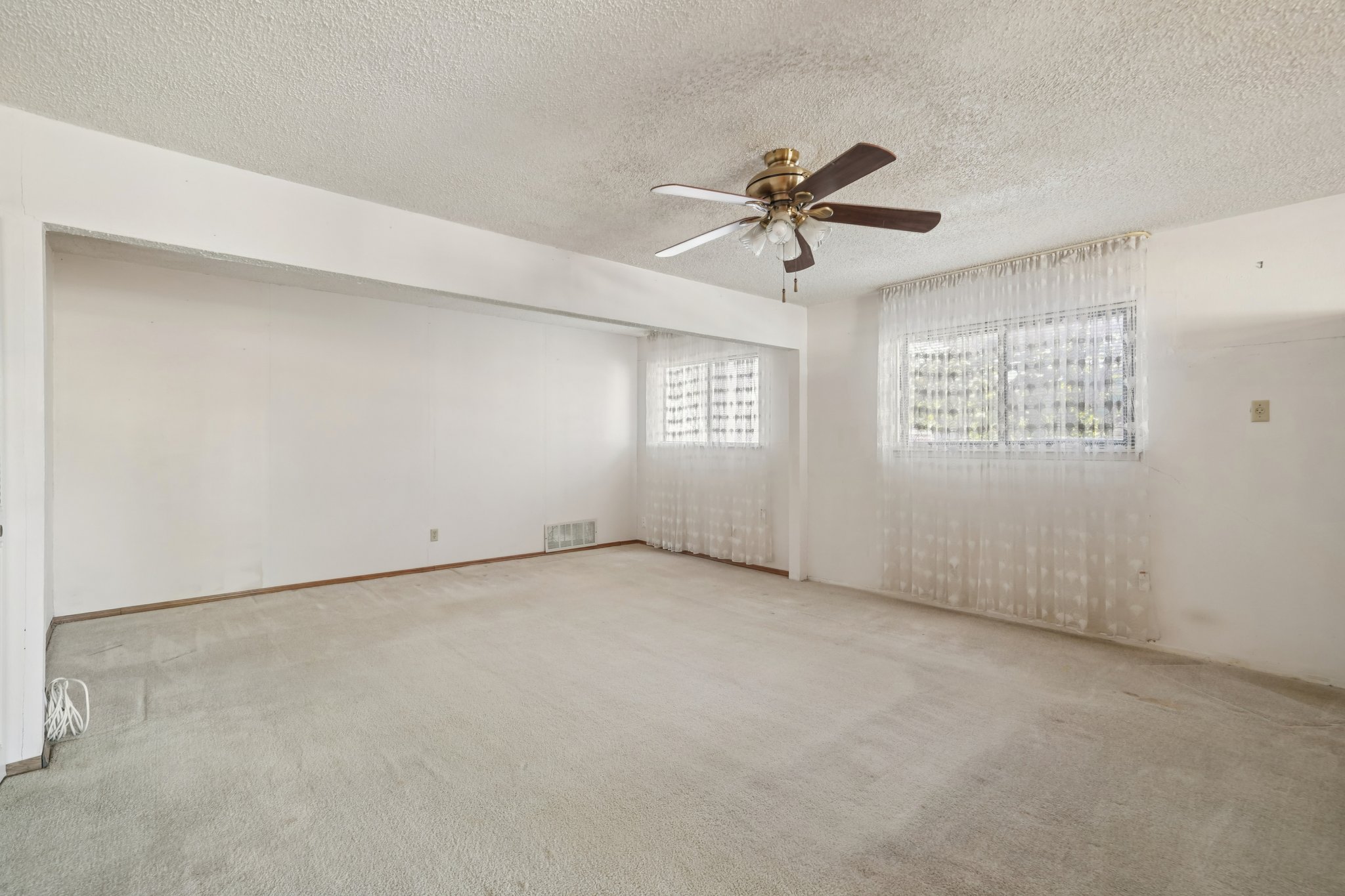 Pleasant Valley St-S0912-005.jpg