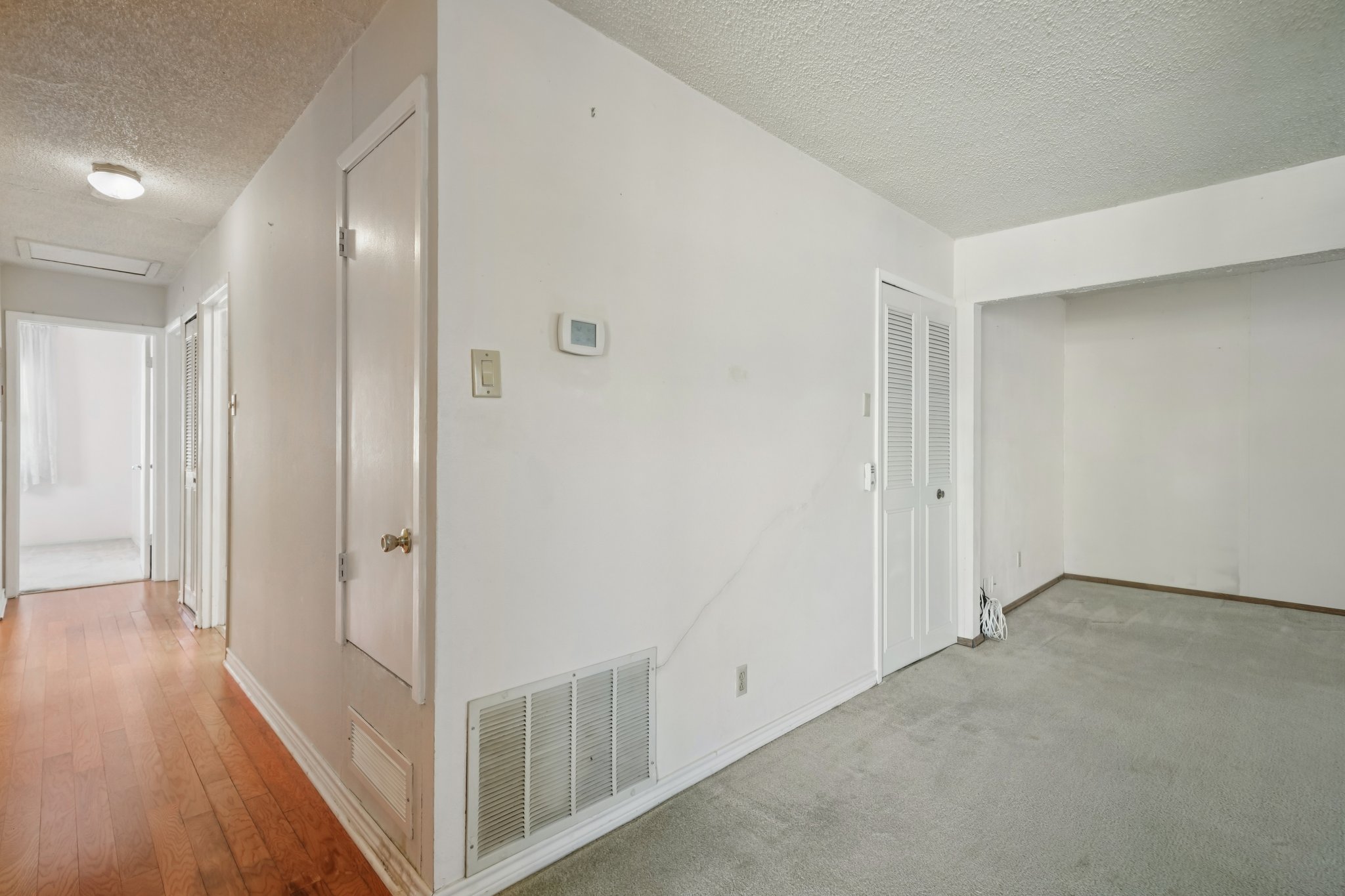 Pleasant Valley St-S0912-006.jpg