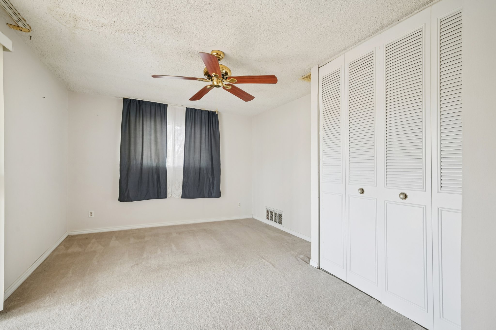 Pleasant Valley St-S0912-024.jpg