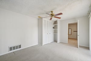 Pleasant Valley St-S0912-025.jpg