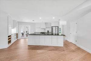 Breakfast Bar - Kitchen