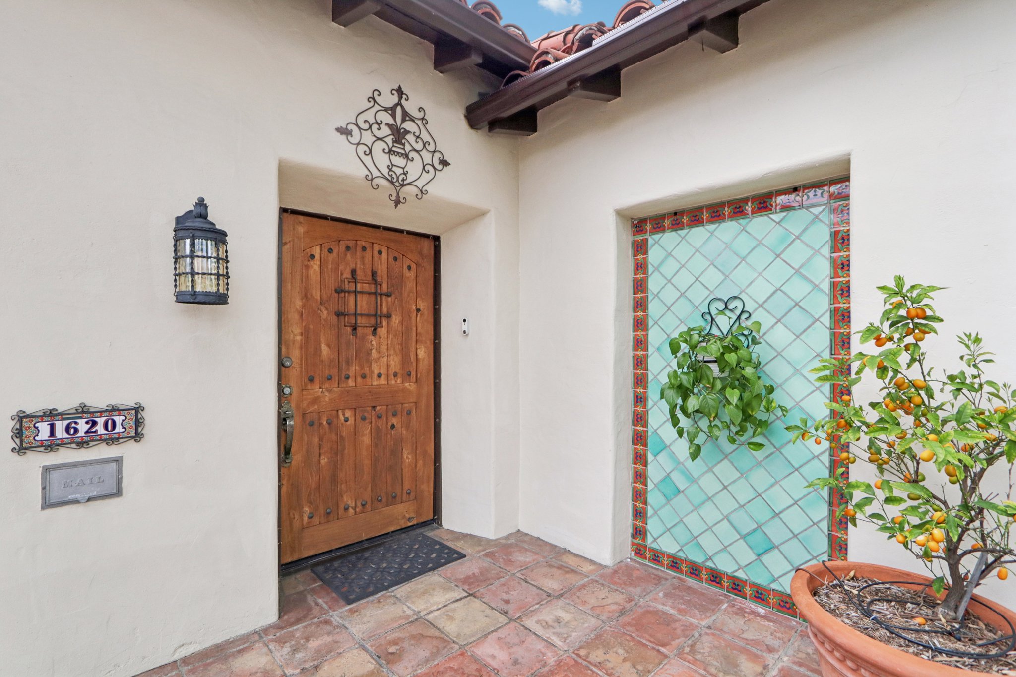 Broadview Dr-S0304-007.jpg