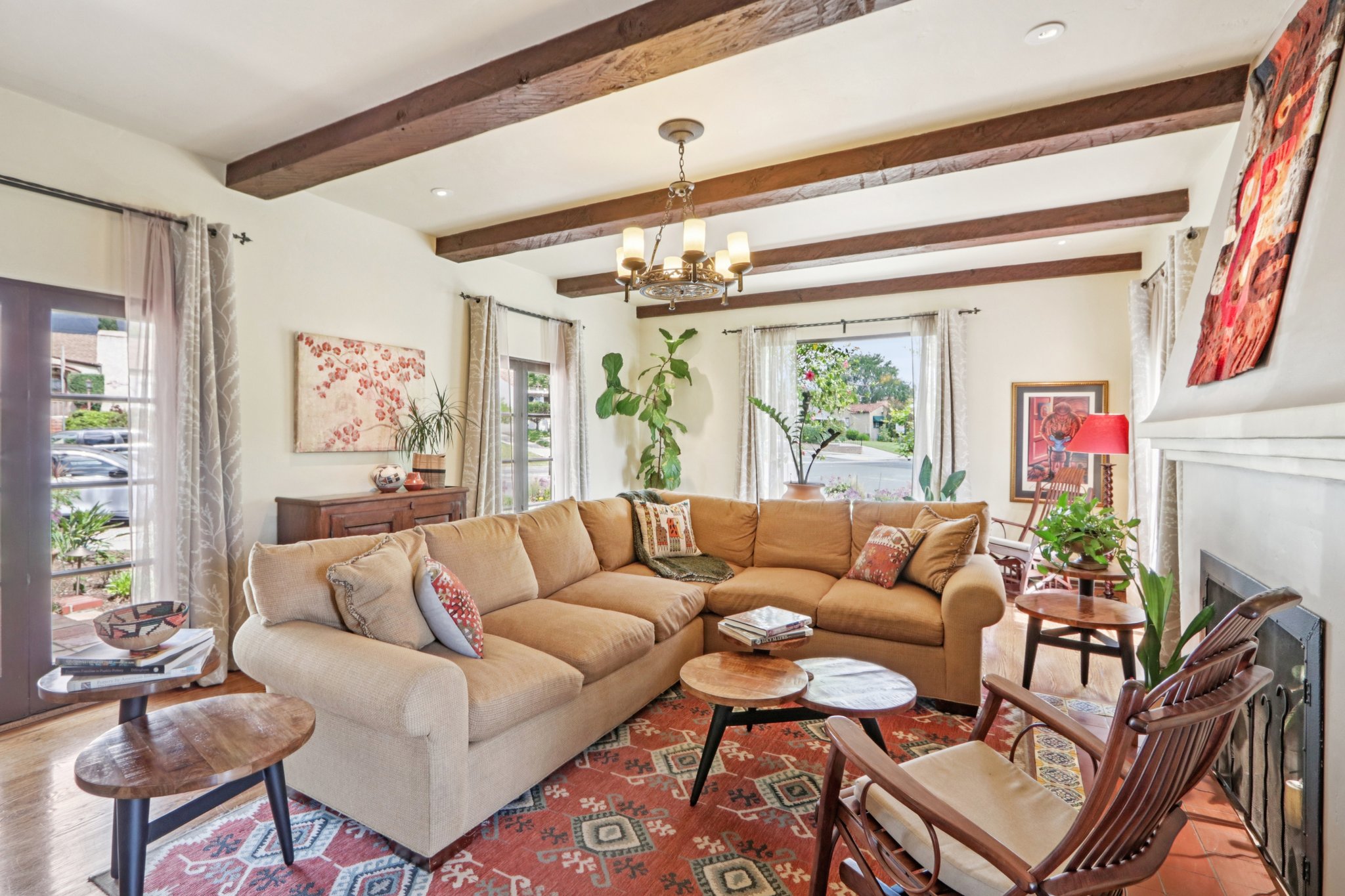 Broadview Dr-S0304-010.jpg