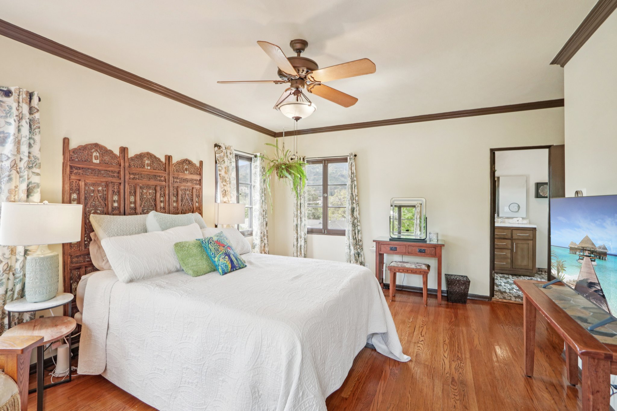 Broadview Dr-S0304-030.jpg