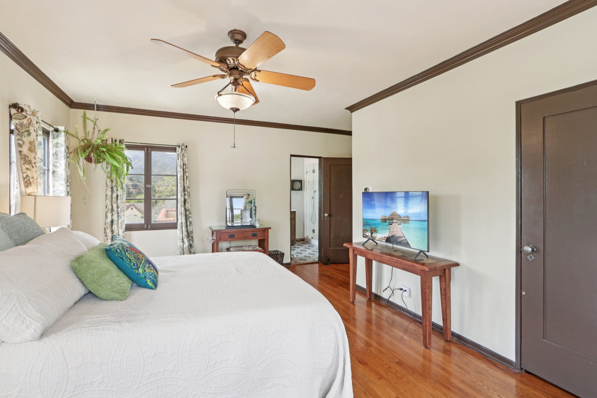 Broadview Dr-S0304-031.jpg