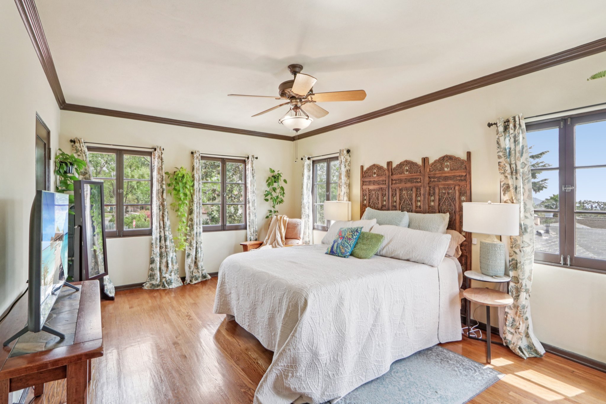 Broadview Dr-S0304-032.jpg