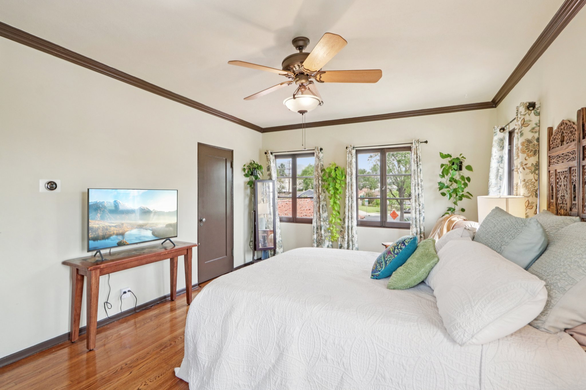 Broadview Dr-S0304-033.jpg