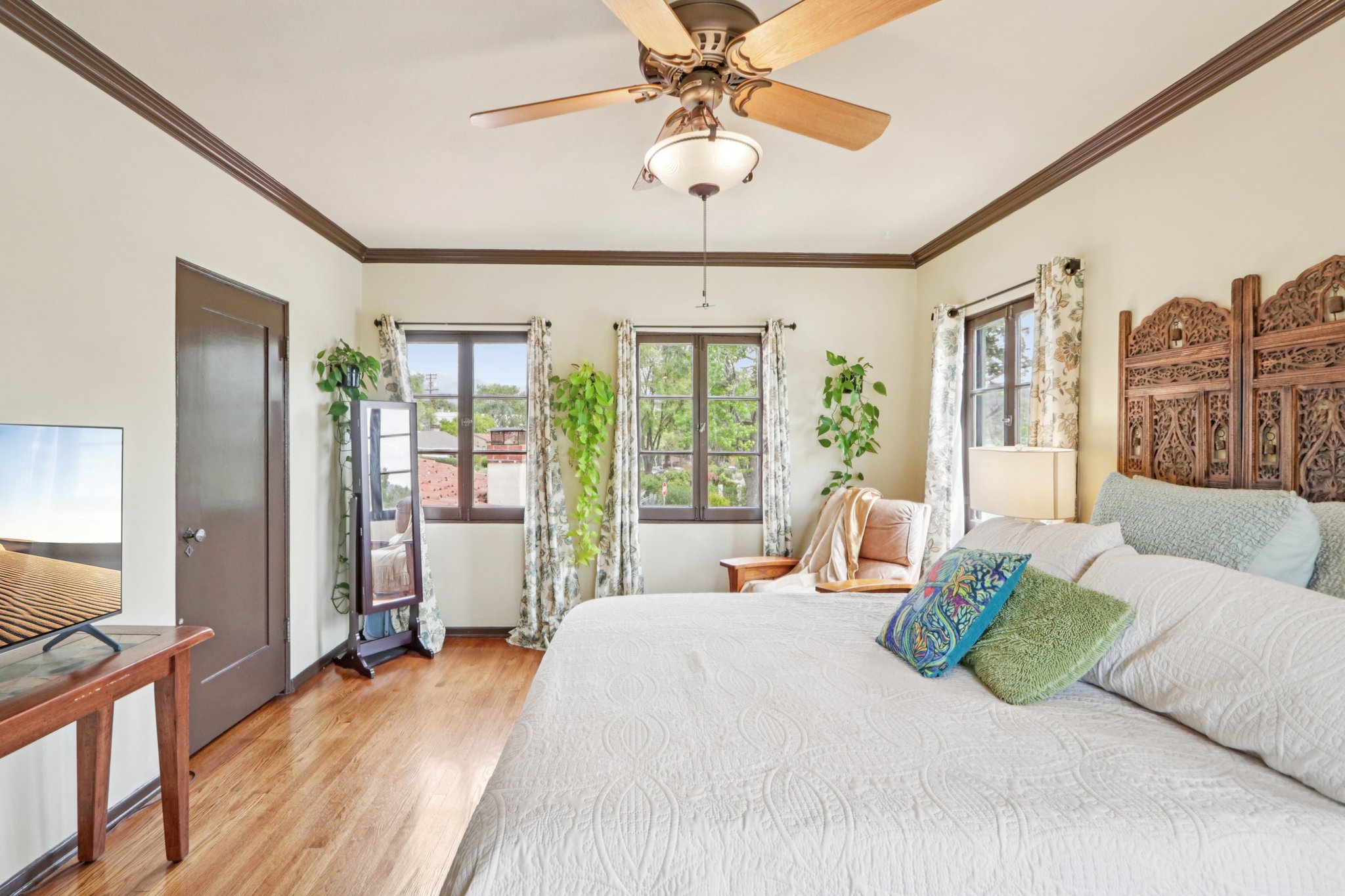 Broadview Dr-S0304-034.jpg