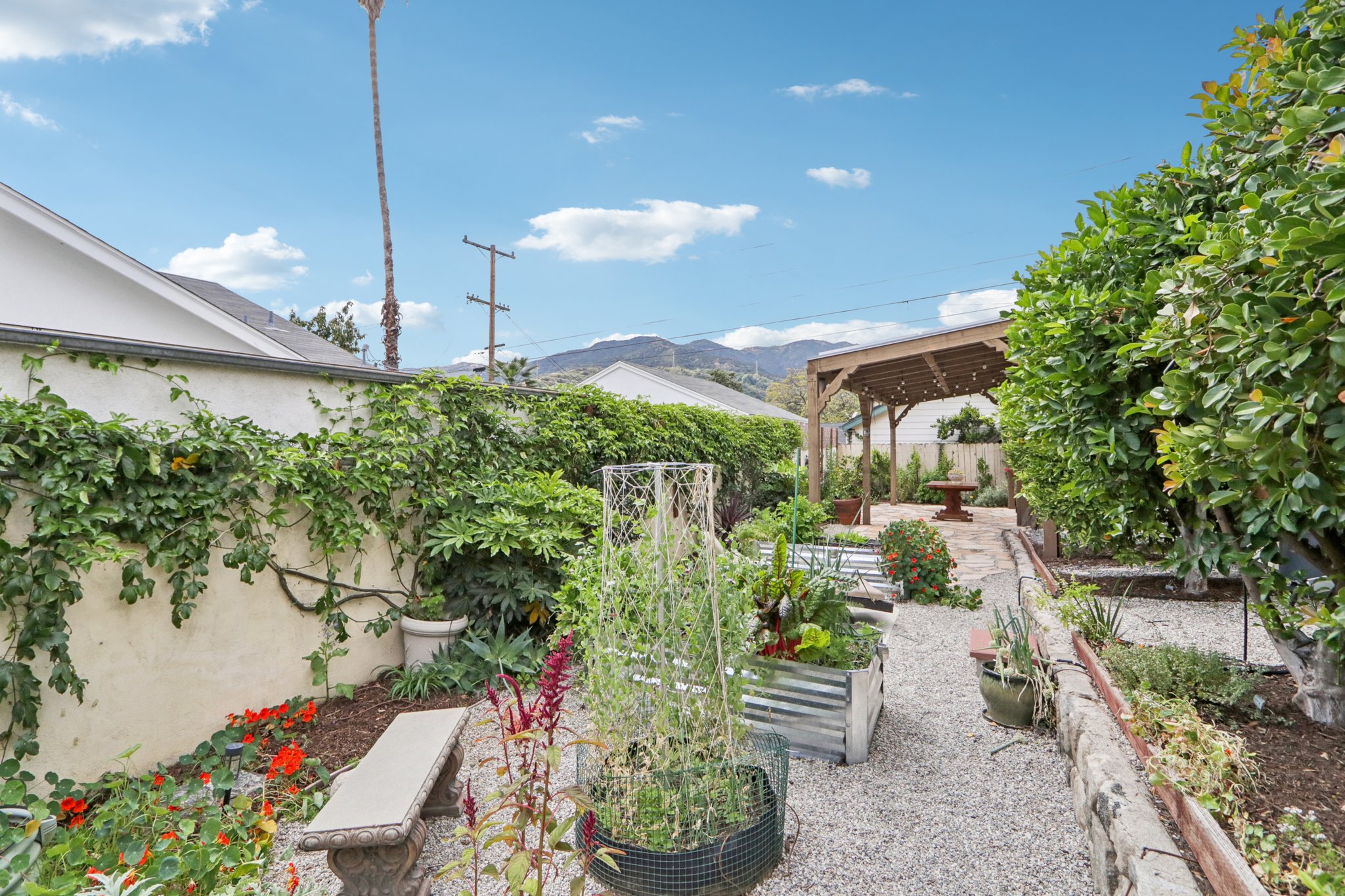 Broadview Dr-S0304-062.jpg