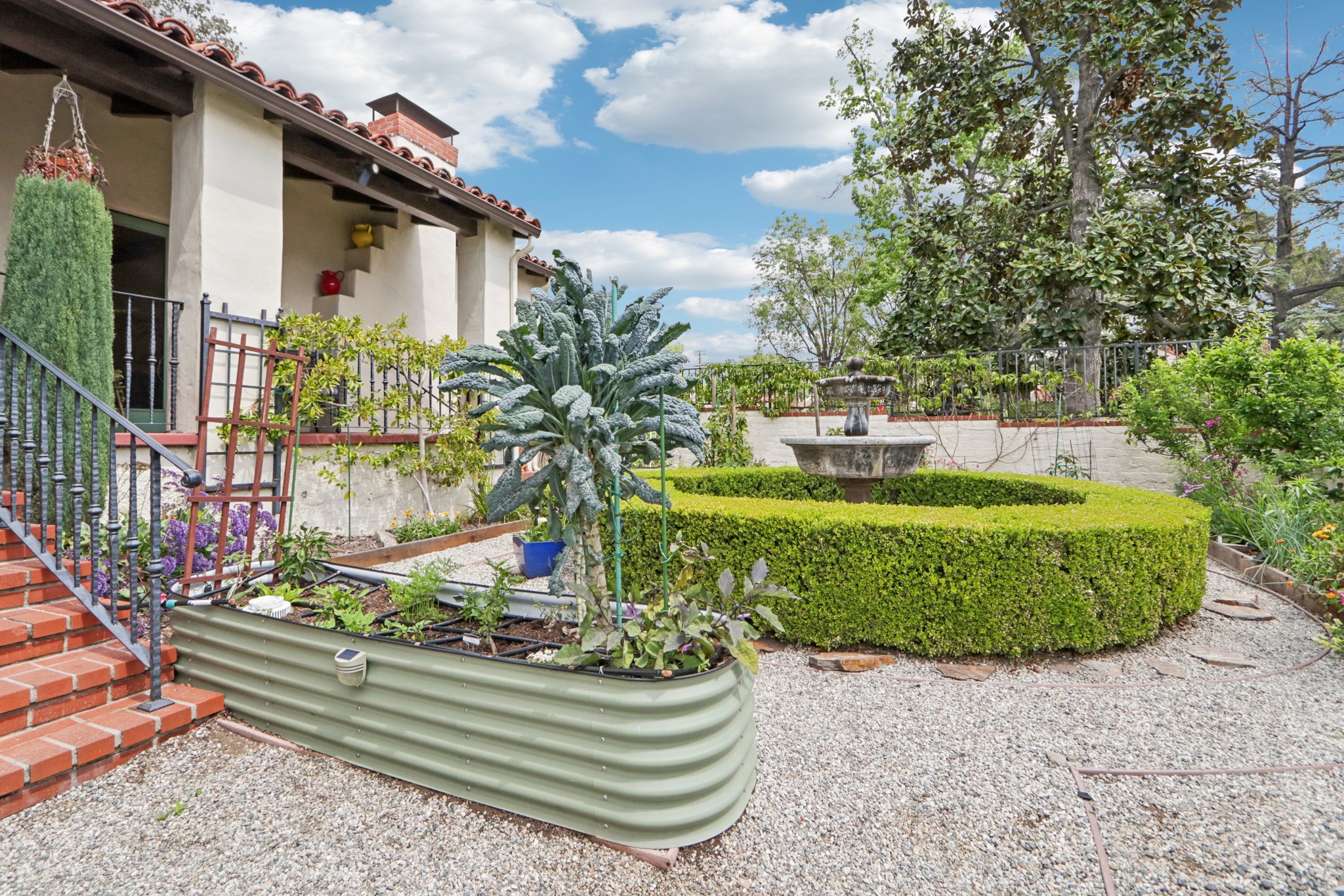 Broadview Dr-S0304-063.jpg