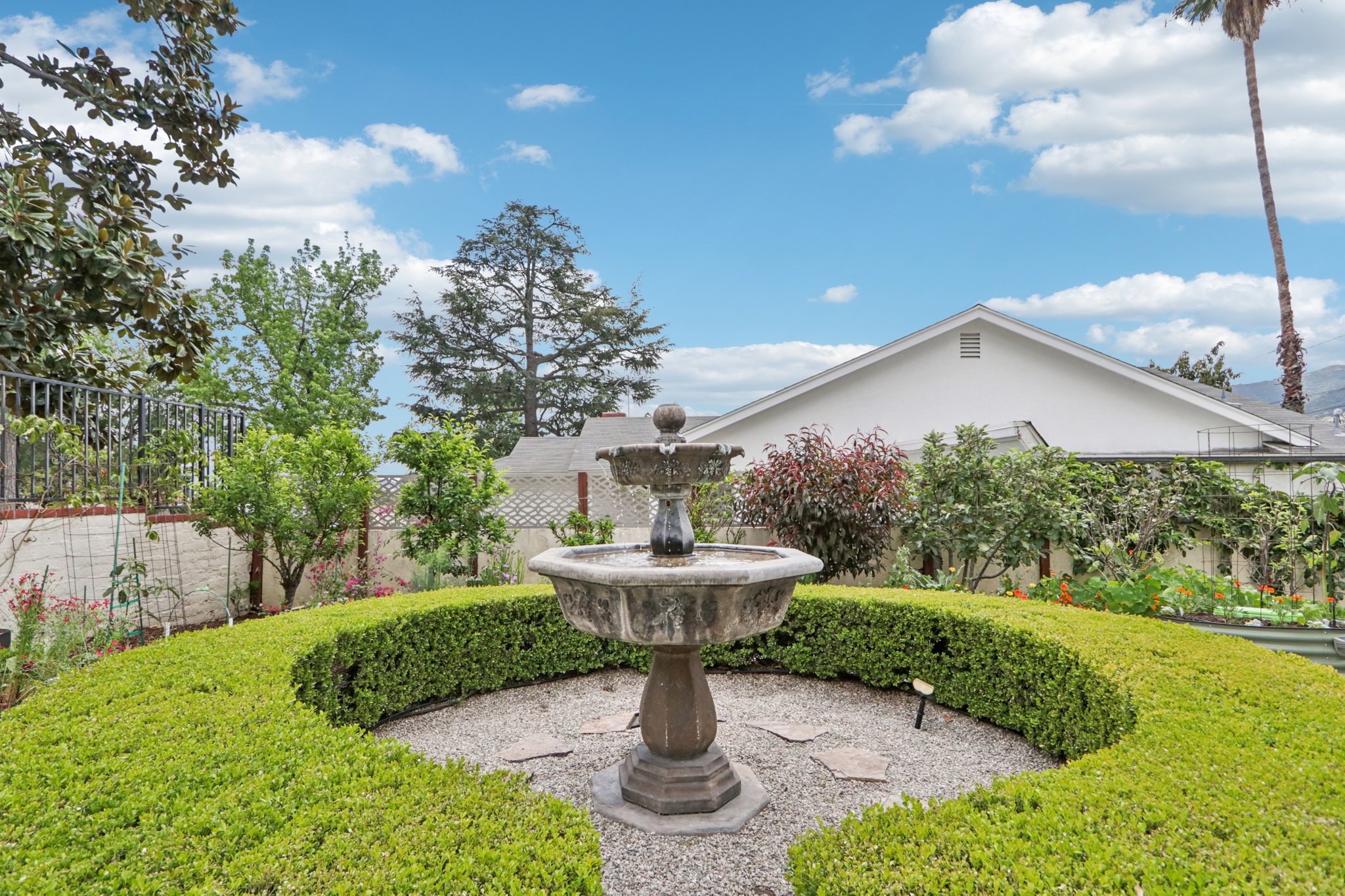 Broadview Dr-S0304-066.jpg