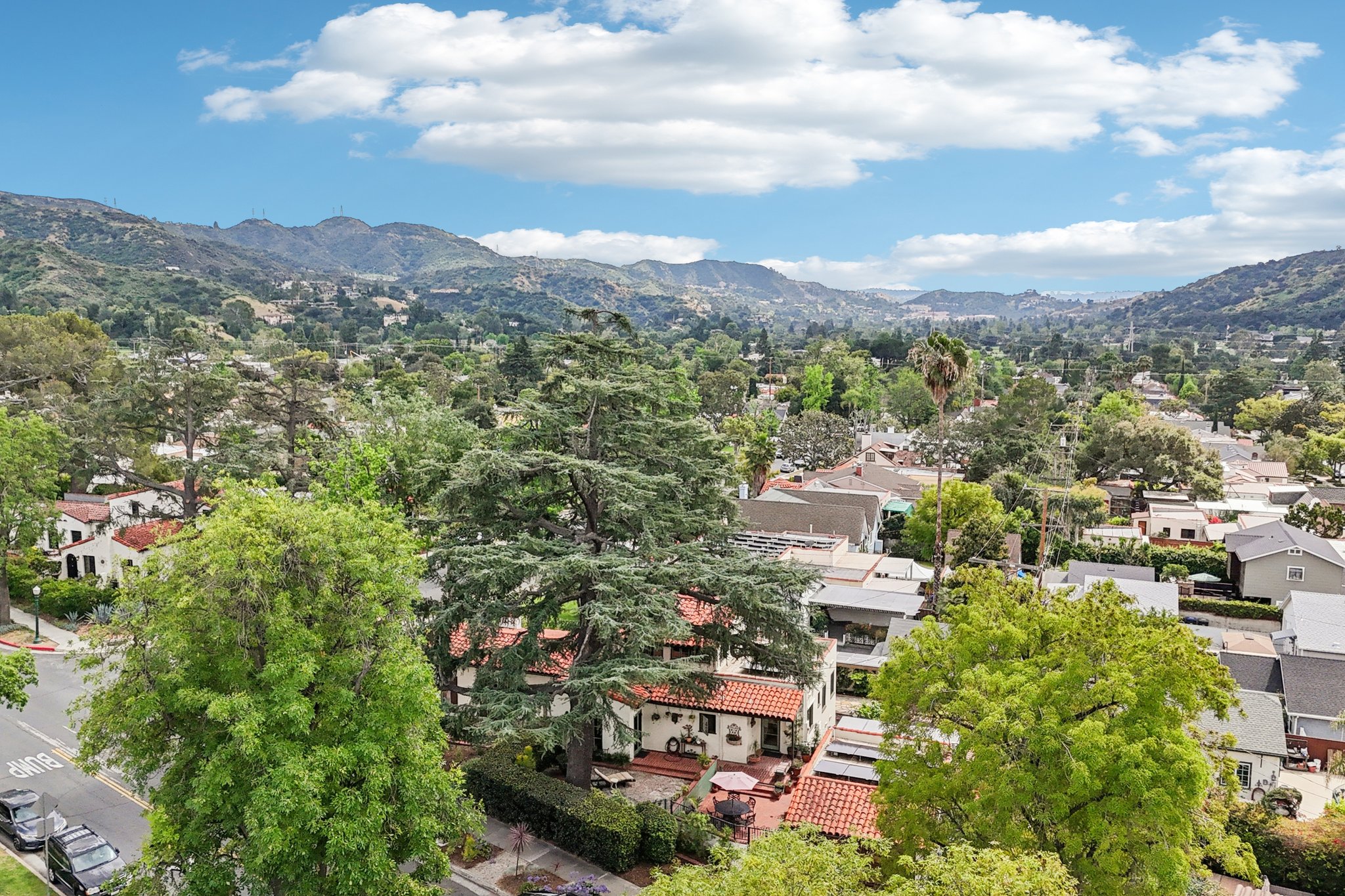 Broadview Dr-S0304-072.jpg