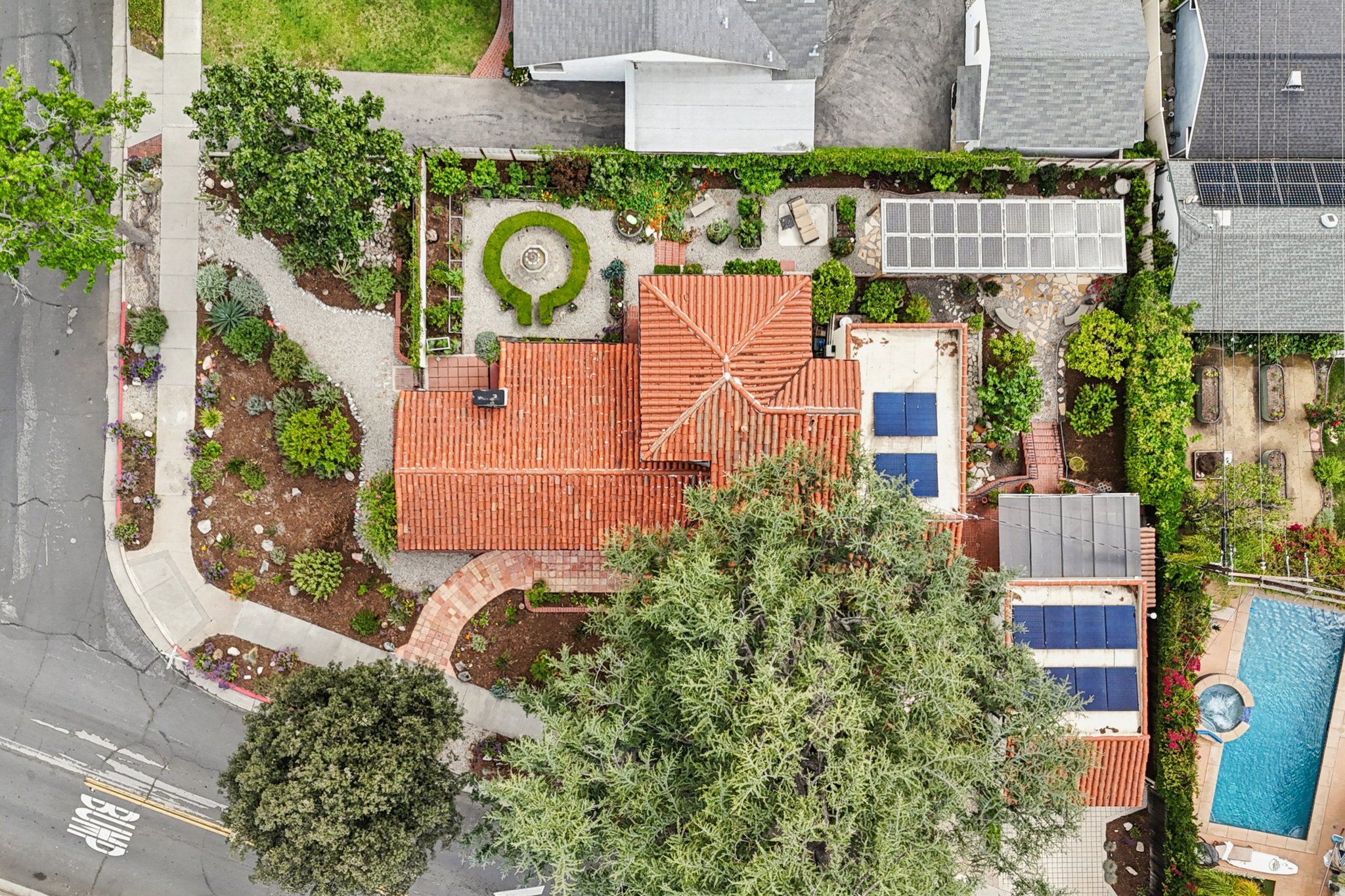 Broadview Dr-S0304-078.jpg