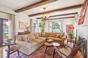 Broadview Dr-S0304-010.jpg