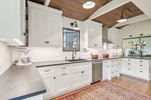 Broadview Dr-S0304-023.jpg