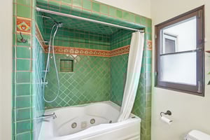 Broadview Dr-S0304-043.jpg