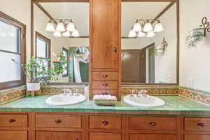 Broadview Dr-S0304-044.jpg